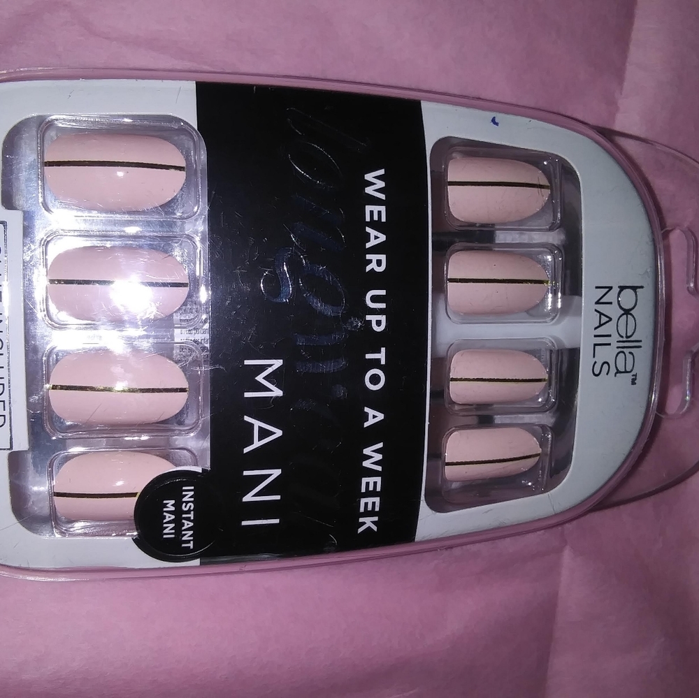 Pretty press on nails - Picture 2 of 6